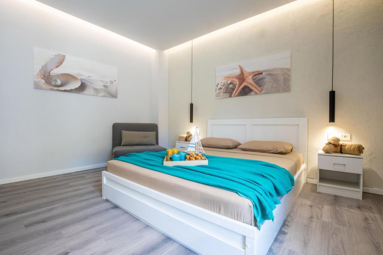 Akalli Luxury Studios Ixia  Ruang foto